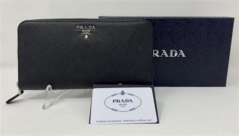 portafoglio con tracolla prada|Scopri la nuova collezione di portafogli di Prada donna su.